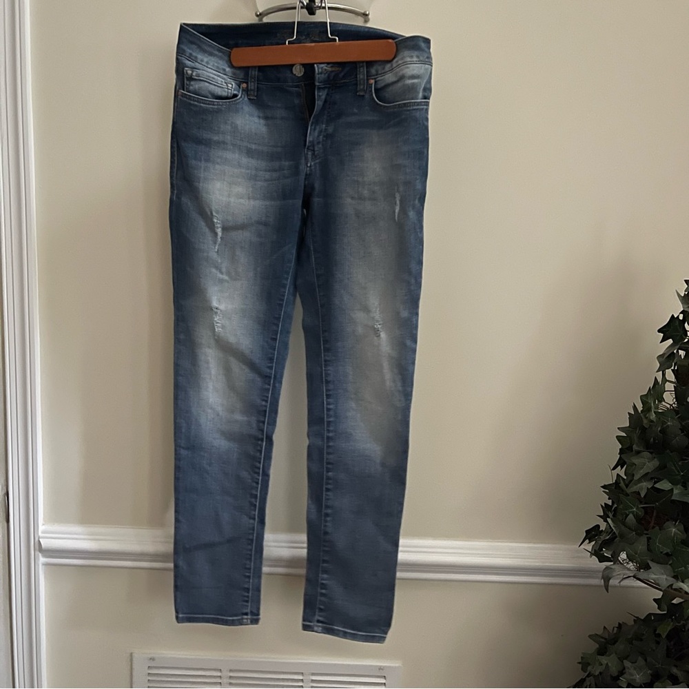 Mavi mid rise slim straight light wash jeans. New, never worn.